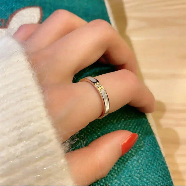 Korean Style Rose Gold Titanium Steel Ring for Women, Double Diamond Inlaid White Mother of Pearl, Fashionable Statement Band