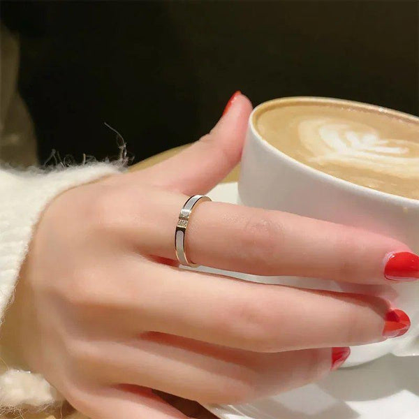 Korean Style Rose Gold Titanium Steel Ring for Women, Double Diamond Inlaid White Mother of Pearl, Fashionable Statement Band