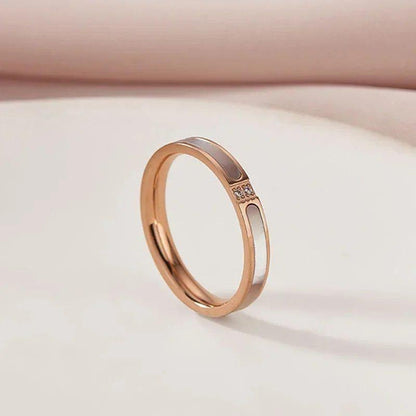 Korean Style Rose Gold Titanium Steel Ring for Women, Double Diamond Inlaid White Mother of Pearl, Fashionable Statement Band