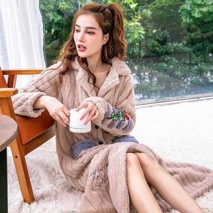 Coral Fleece Women's Long Bathrobe - Thick, Warm & Quick-Dry Flannel Sleepwear for All Seasons