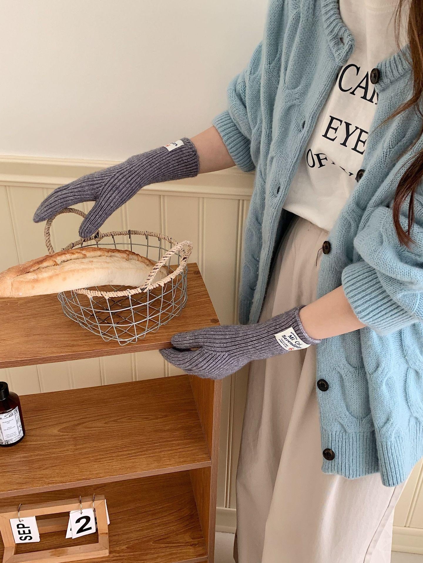 Touchscreen Winter Knitted Gloves - Warm Fleece Lined Cold Weather Mittens for Outdoor Activities