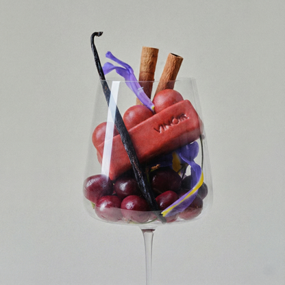 VINŌIR DECANTING SOAP SET