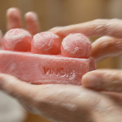 VINŌIR SIPPING DUSK SHOWER BAR