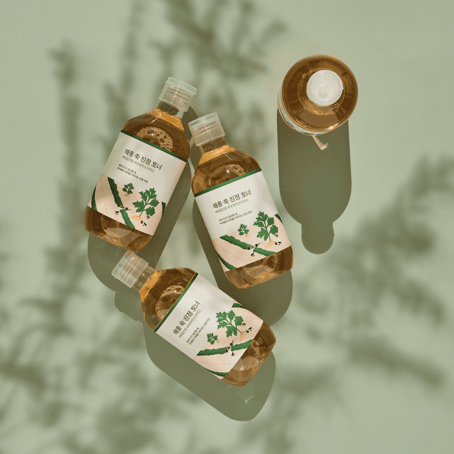 Round Lab Mugwort Calming Toner 10 fl.oz (300ml)